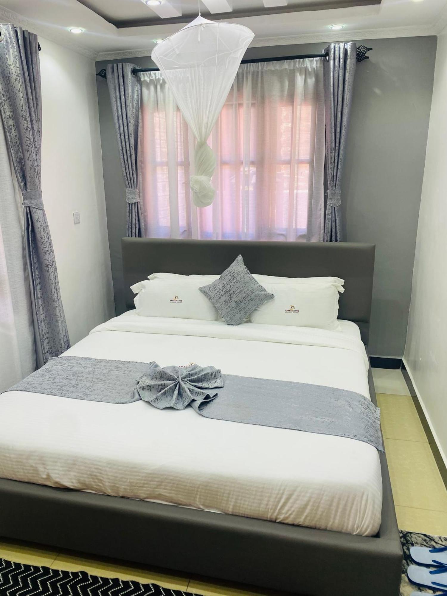 Sr Milimani, Apartment